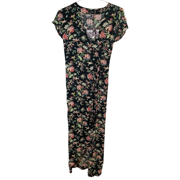 suen noaj Dresses & Skirts - Floral Wrap Dress